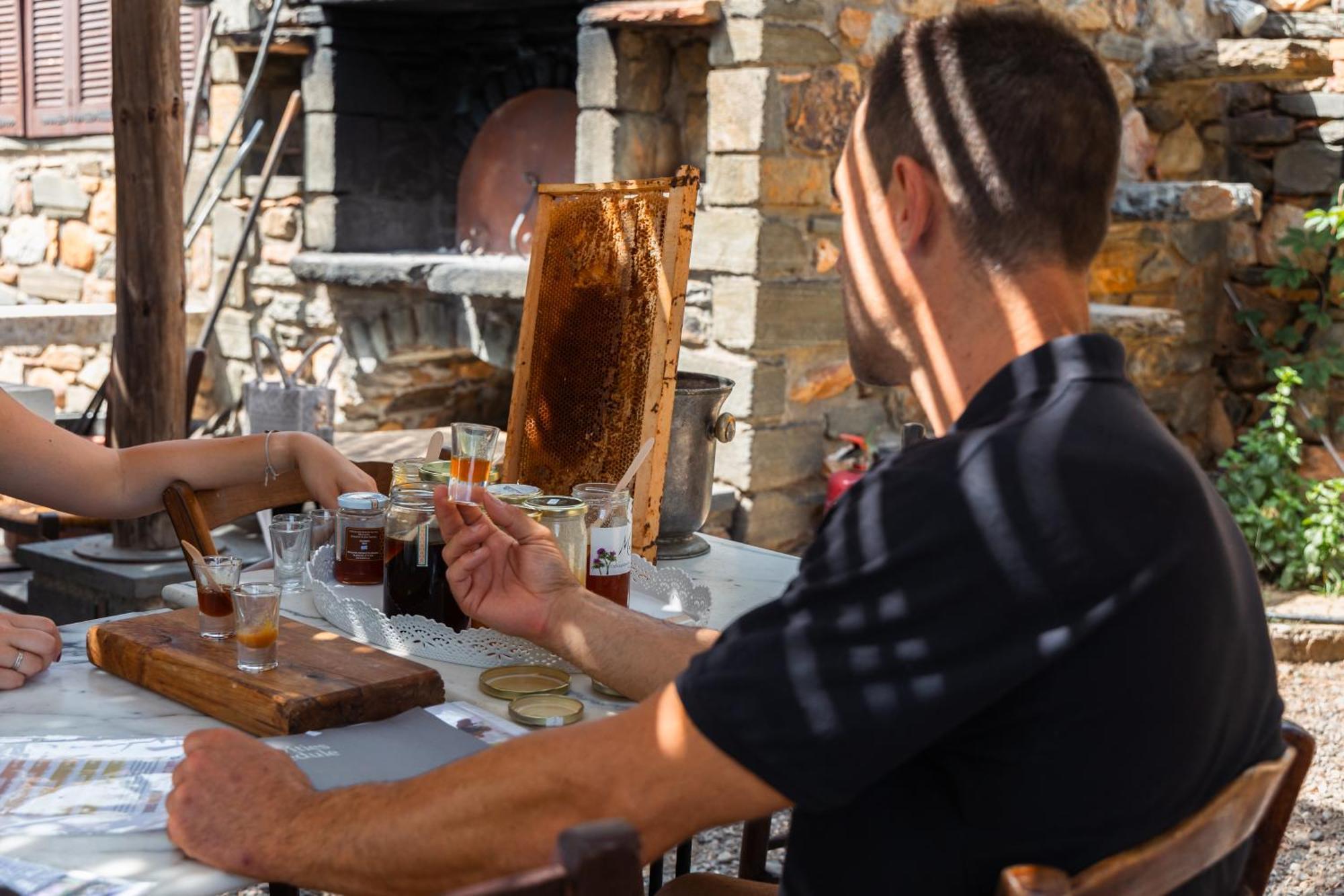 Kinsterna Hotel Monemvasia Bagian luar foto